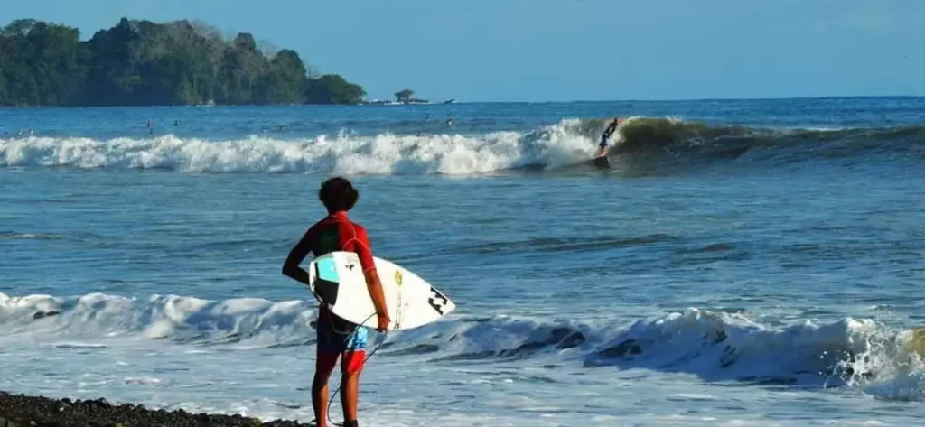 Best Surfing Beaches in Costa Rica